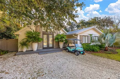 640 Oak St, Saint Simons Island, GA 31522