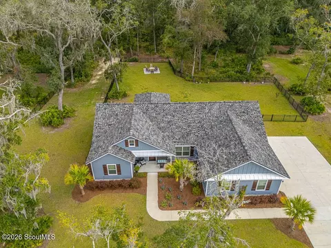 60 Fairwinds Dr, Waverly, GA 31565