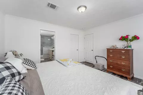 Bedroom - 5571 Bowen Rd, Blackshear, GA 31516 photo 2 of 4