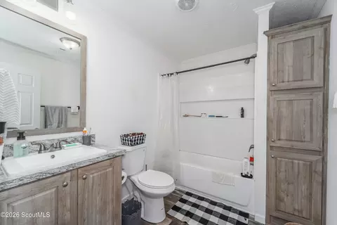 Bath - 5571 Bowen Rd, Blackshear, GA 31516 photo 5 of 6