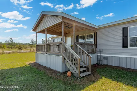 Exterior - 5571 Bowen Rd, Blackshear, GA 31516 photo 2 of 3