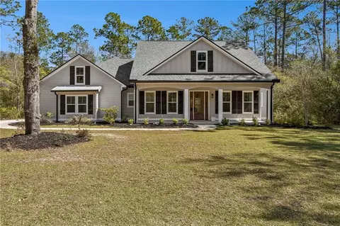 105 Sunset Dr, Woodbine, GA 31569