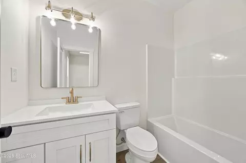 Bath - 607 Lee St, Blackshear, GA 31516 photo 2 of 3