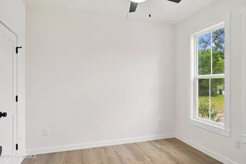 Bedroom - 607 Lee St, Blackshear, GA 31516 photo 2 of 4