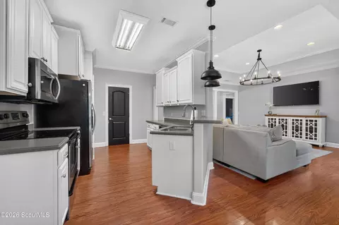 Kitchen - 5308 Eden Rd, Patterson, GA 31557 photo 1 of 2