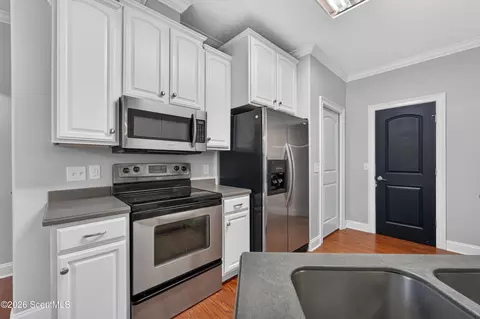 Kitchen - 5308 Eden Rd, Patterson, GA 31557 photo 2 of 2