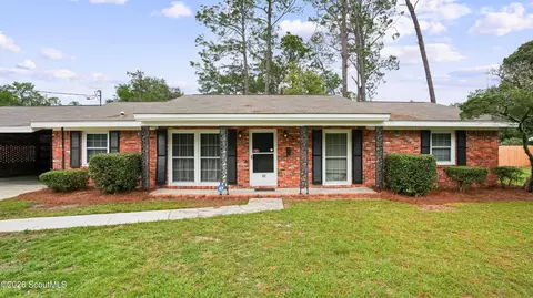 67 Sylvan Dr, Jesup, GA 31546