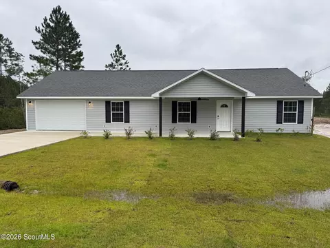 1141 Black Hawk Dr, Waynesville, GA 31566