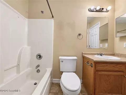 Bath - 214 Archer Rd, Guyton, GA 31312 photo 2 of 4