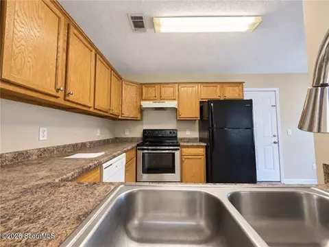 Kitchen - 214 Archer Rd, Guyton, GA 31312 photo 2 of 4