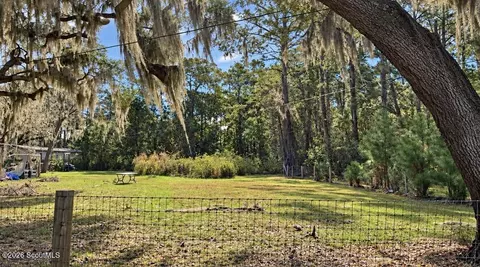 2 Hall Rd #2, Sapelo Island, GA 31327
