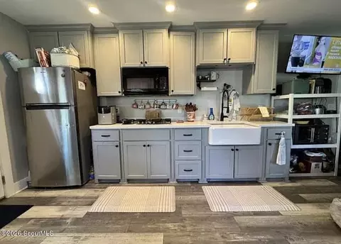 Kitchen - 893 E 1st St, Midway, GA 31320 photo 2 of 2