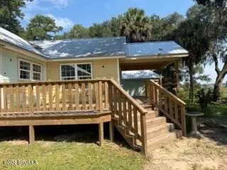 Exterior - 893 E 1st St, Midway, GA 31320 photo 3 of 6