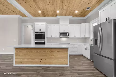 Kitchen - 1499 Sapelo Park Dr NE, Shellman Bluff, GA 31331 photo 1 of 2