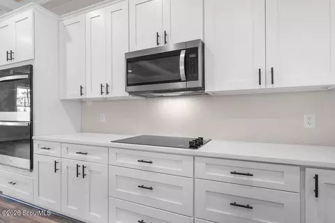 Kitchen - 1499 Sapelo Park Dr NE, Shellman Bluff, GA 31331 photo 2 of 2