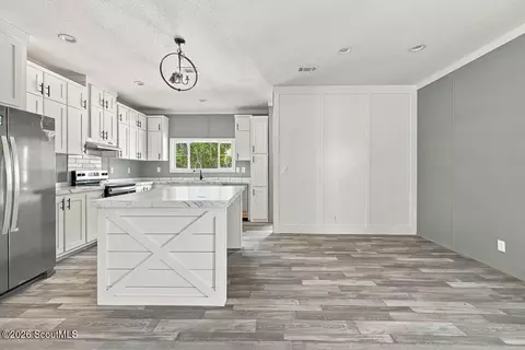 Kitchen - 2139 Susie Baker Rd NE, Townsend, GA 31331 photo 2 of 5