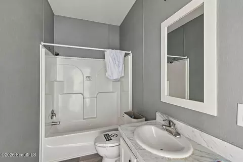 Bath - 2139 Susie Baker Rd NE, Townsend, GA 31331 photo 3 of 3