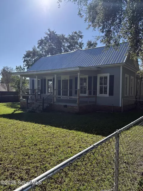 219 Marion St, Blackshear, GA 31516 photo 2