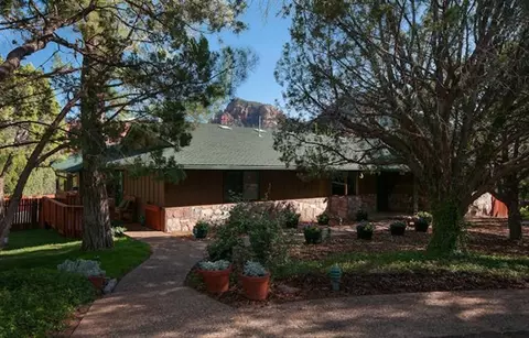 141 Bowstring Dr, Sedona, AZ 86336 photo 2