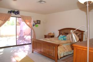1845 E Pebble Beach Dr, Tempe, AZ 85282 photo 4