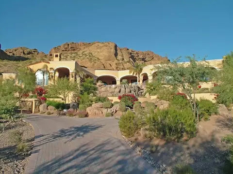 4836 E White Gates Dr, Phoenix, AZ 85018 photo 2