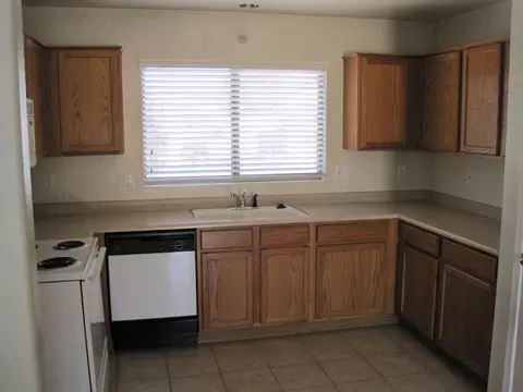 1727 E Amber Ln, Gilbert, AZ 85296 photo 2