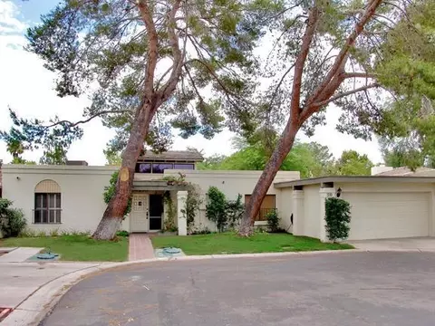 110 Echo Ln, Phoenix, AZ 85020 photo 2