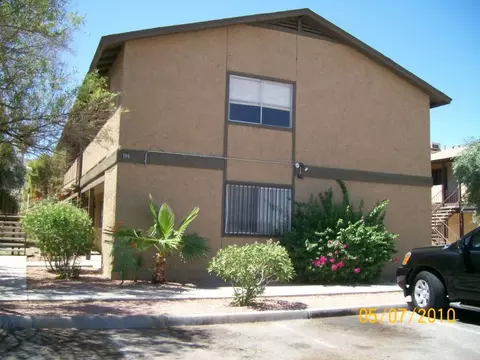 709 E Hazel Dr, Phoenix, AZ 85042 photo 2