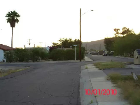 709 E Hazel Dr, Phoenix, AZ 85042 photo 5