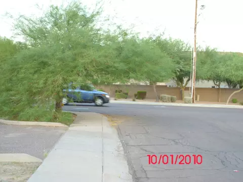 709 E Hazel Dr, Phoenix, AZ 85042 photo 4