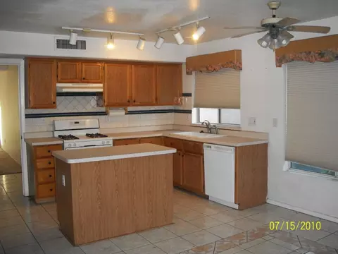 925 W Cooley Dr, Gilbert, AZ 85233 photo 5