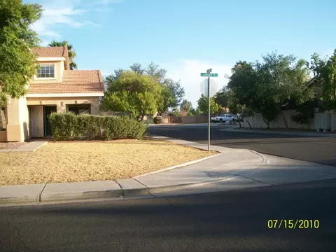925 W Cooley Dr, Gilbert, AZ 85233 photo 1
