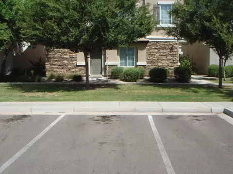1330 S Owl Dr, Gilbert, AZ 85296 photo 2