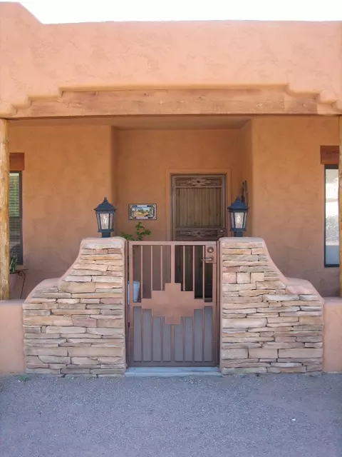 911 E Moon Vista St, Apache Junction, AZ 85119 photo 2