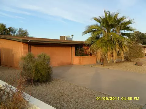 3934 E Laurel Ln, Phoenix, AZ 85028 photo 2