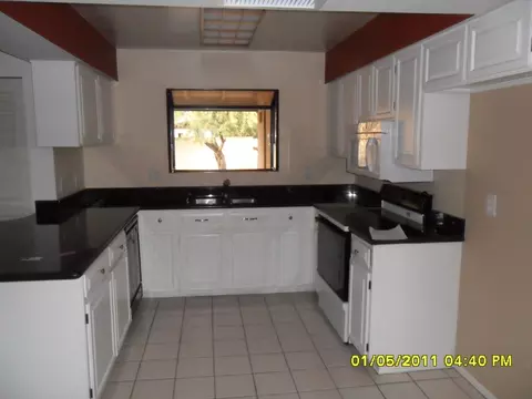 3934 E Laurel Ln, Phoenix, AZ 85028 photo 8