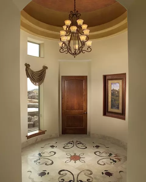 8008 E Copper Canyon Cir, Mesa, AZ 85207 photo 5