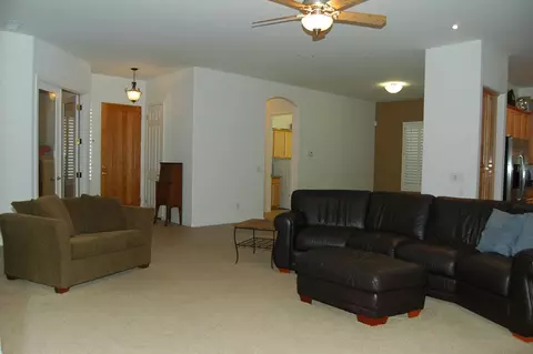 5238 E Herrera Dr, Phoenix, AZ 85054 photo 3