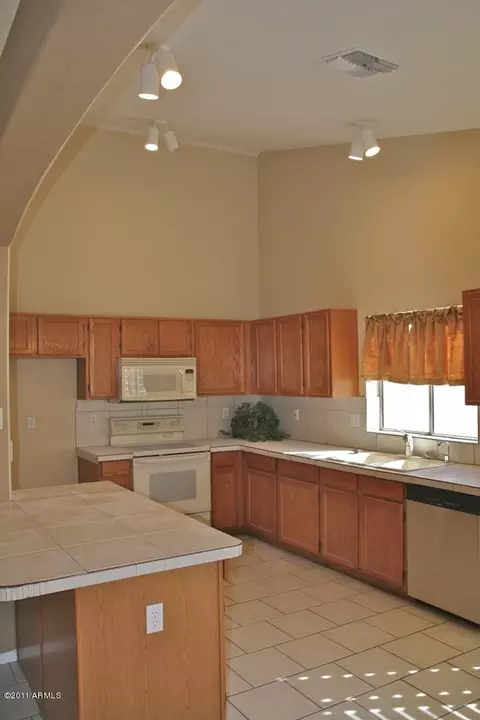 182 N Cobblestone St, Gilbert, AZ 85234 photo 6