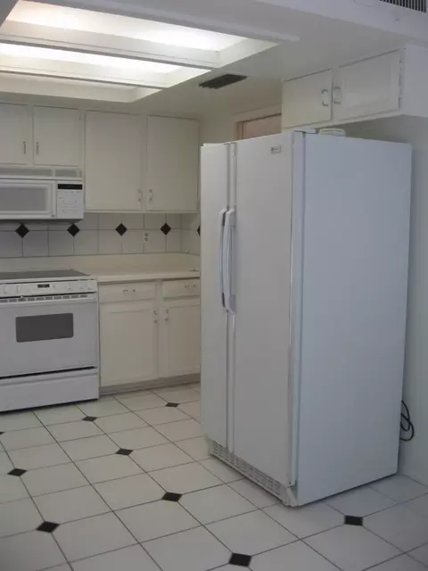4034 W Harmont Dr, Phoenix, AZ 85051 photo 18