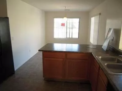 3221 W T Ryan Ln, Phoenix, AZ 85041 photo 4