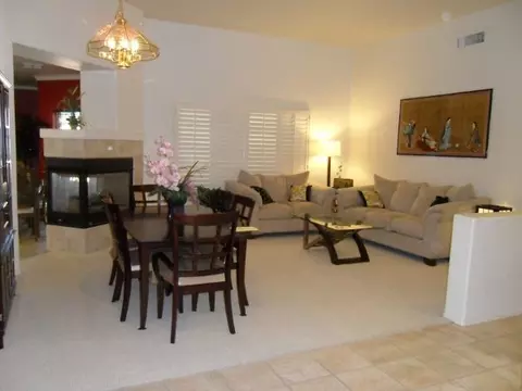 934 S Ash St, Gilbert, AZ 85233 photo 2