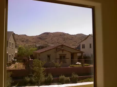 3907 E Branham Ln, Phoenix, AZ 85042 photo 4