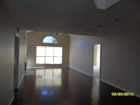 429 E Taro Ln, Phoenix, AZ 85024 photo 3