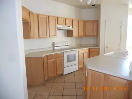 6830 S 40th Ln, Phoenix, AZ 85041 photo 2