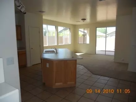 6830 S 40th Ln, Phoenix, AZ 85041 photo 3