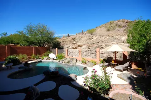 422 E Silverwood Dr, Phoenix, AZ 85048 photo 2