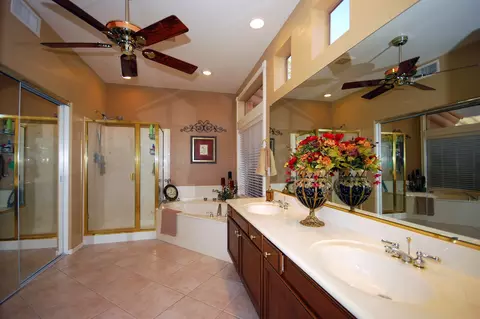 422 E Silverwood Dr, Phoenix, AZ 85048 photo 13