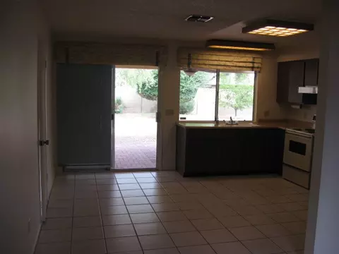 2024 Everett Dr, Phoenix, AZ 85022 photo 9