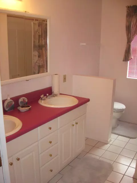 2024 Everett Dr, Phoenix, AZ 85022 photo 2